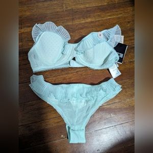 NWT H & M Bra & Underwear Set- 34B